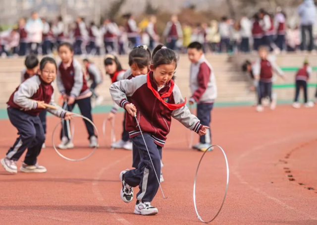 大课间每天一节体育课实施体育准则推进学生体育锻炼融入日常 大课间每天一节体育课实施体育准则推进学生体育锻炼融入日常